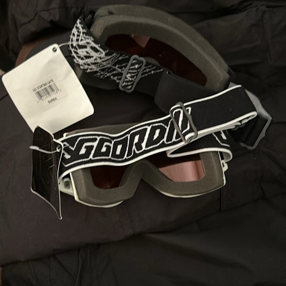 Goggles - Picture 2 of 2